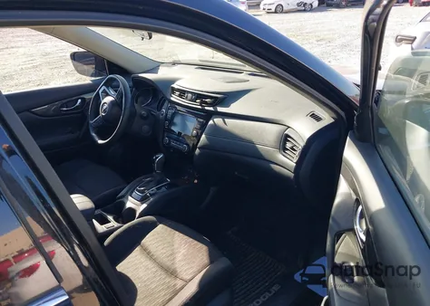 2018 Nissan Rogue Sv z USA, uszkodzony, nr VIN 5N1AT2MV6JC847792